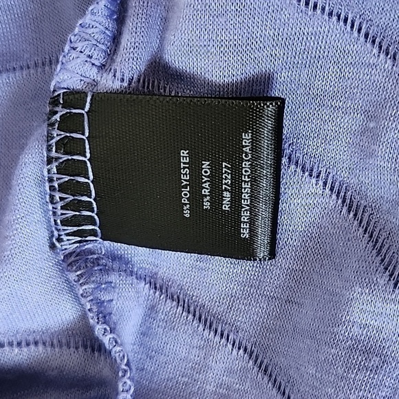 Simply Vera Vera Wang lilac cap sleeve tee with detail - Picture 12 of 12